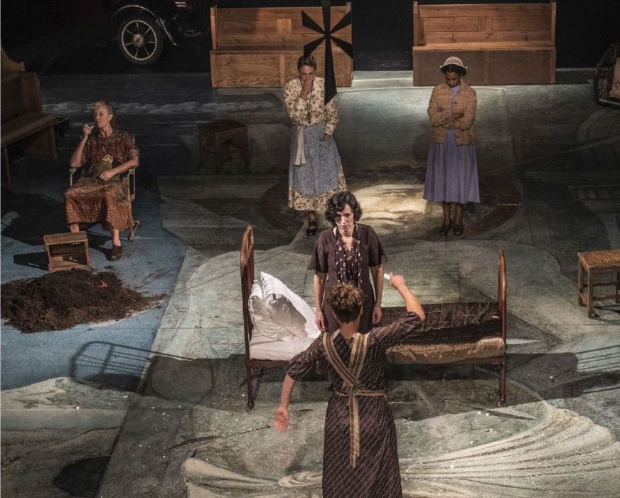 Mats Bäcker | En scen ur Dogville.