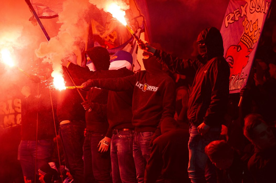 Björn Lindgren/TT | ”De där” i ”de där matcherna” är ett demonstrativt pronomen, och därför blir det inte ”dem där” även om matcherna är objekt i meningen.