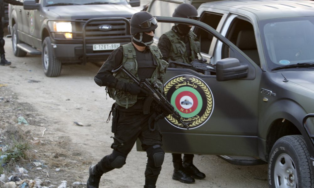 Nasser Ishtayeh/AP/TT | Palestinska säkerhetsstyrkor på Västbanken.