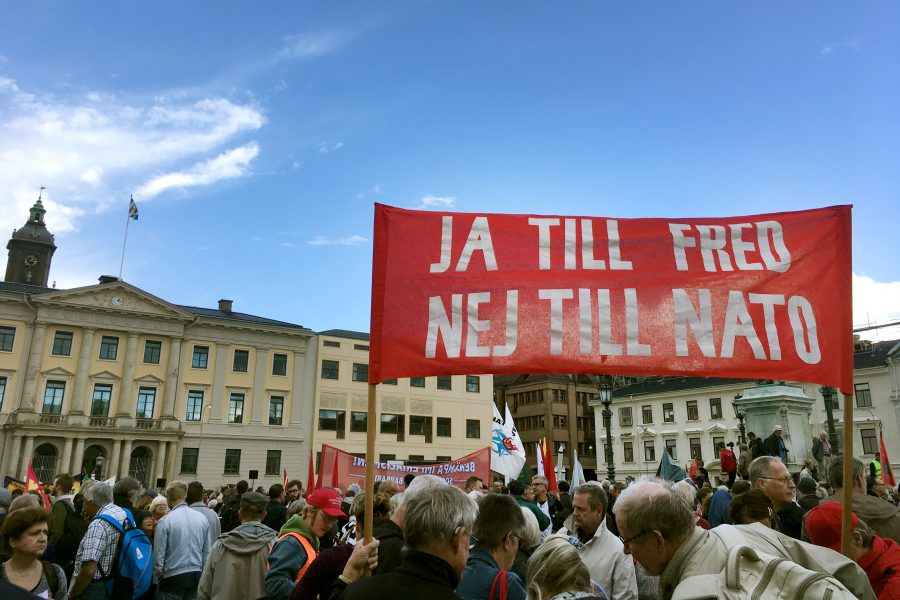 Jens Bornemann/TT | Manifestation mot NATO-övningen Aurora 17 i Göteborg förra året.