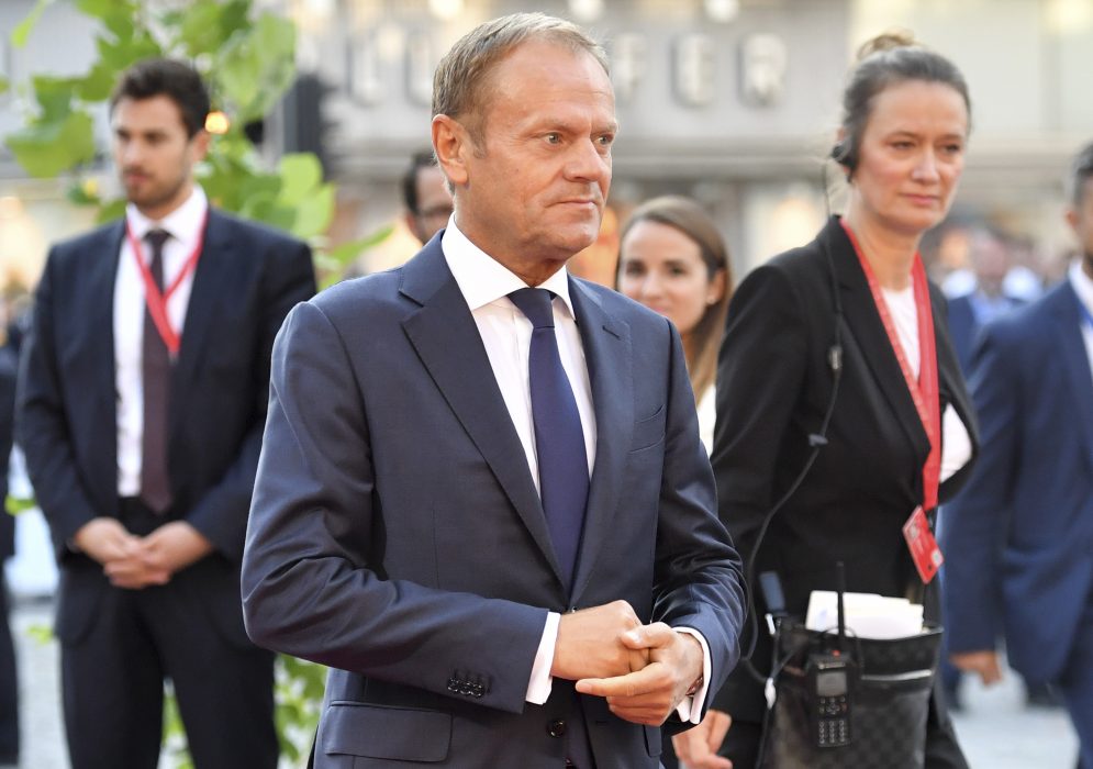EU:s permanente rådsordförande Donald Tusk varnar för ett komplicerat läge i brexitförhandlingarna.