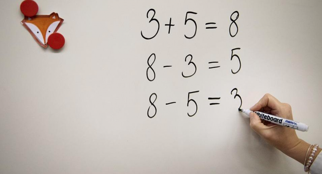 Foto: JESSICA GOW/TTDet finns en poäng i att låta eleverna lära sig behärska matematiska regler utantill.