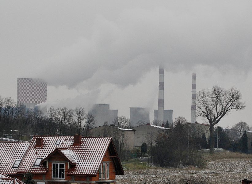 Kraftverk nära staden Katowice där FN:s stora klimatmöte äger rum i december.
