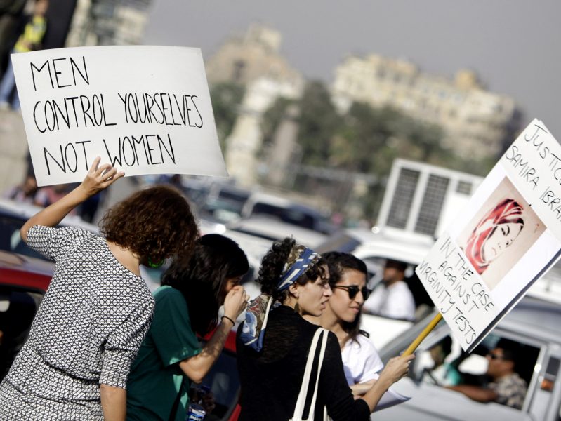 Kvinnor i Kairo protesterar mot sexuella trakasserier.