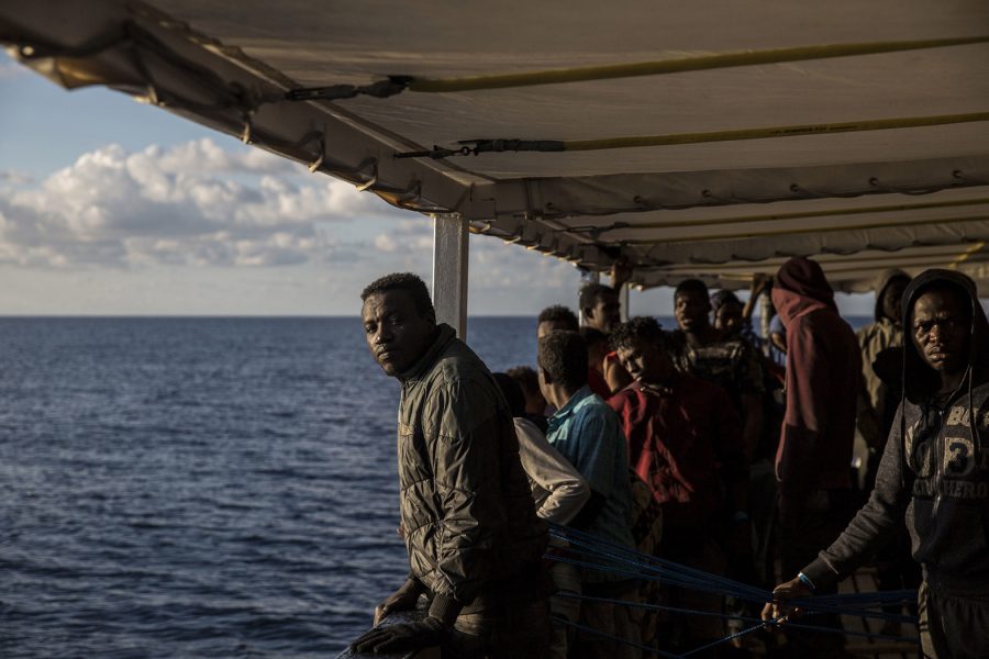 Migranter som räddats, ombord på den spanska organisationen Proactiva Open Arms fartyg i Medelhavet.