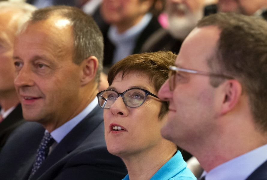 Annegret Kramp-Karrenbauer heter tyska CDU:s nya partiledare.