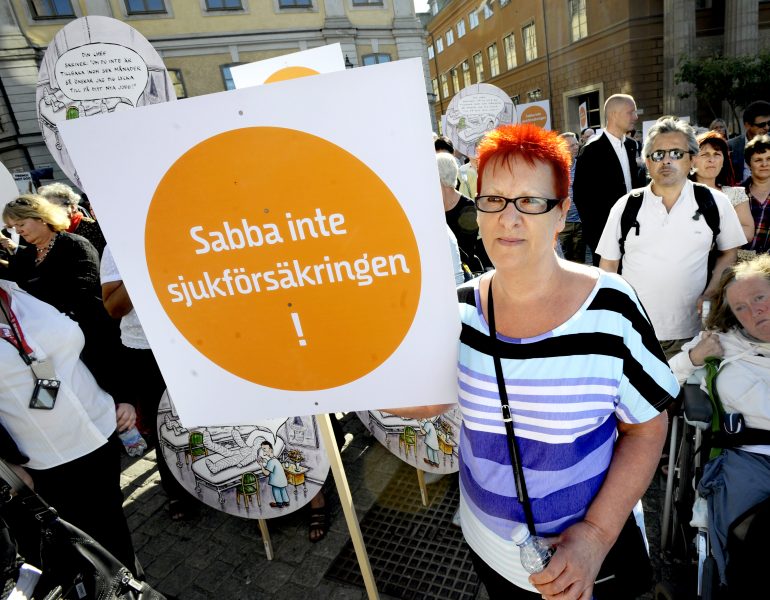 Thomas Oneborg/SvD/TT | Foto från en demonstration mot inskränkningar i sjukförsäkringen 2008.
