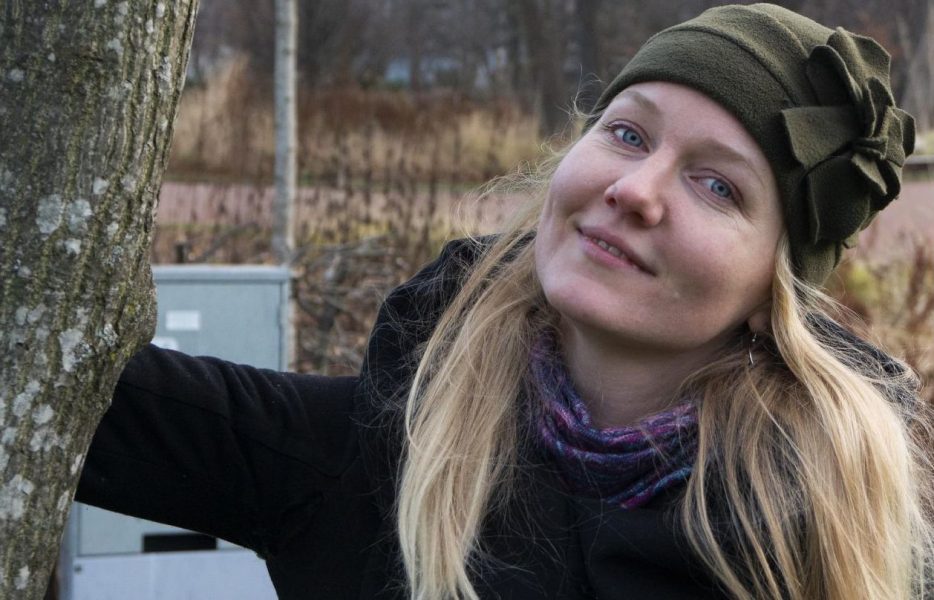 Cecilia Jonasson, eller ”Sveriges friaste byråkrat”, på besök i Trädgårdsföreningen.