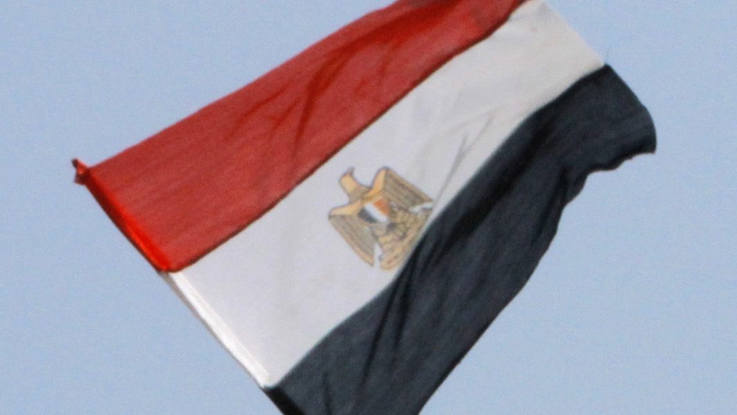 I en i raden av nedslag mot homosexualitet i Egypten döms en programledare till fängelse för att ha tv-intervjuat en homosexuell man.