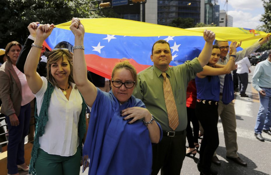 Demonstranter i Caracas finansdistrikt.