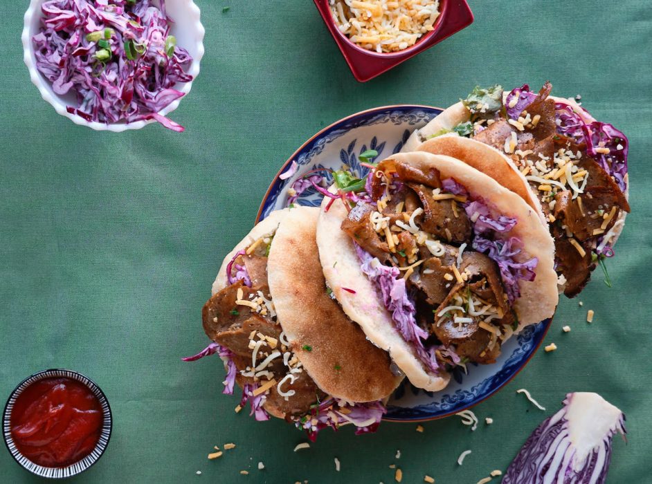 Schysst käk har just lanserat Vegokebab, som är baserad på vete, svarta bönor och kikärtor.