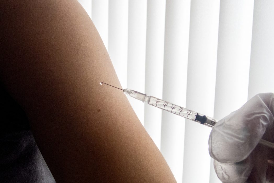En privat vårdcentral i Göteborg har felvaccinerat 89 barn, enligt en granskning som Västra Götalandsregionen gjort.