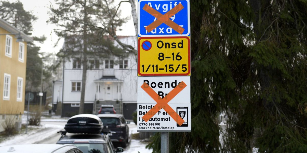 I Bromma har transportstyrelsen stoppat parkeringsavgifter enligt taxa fem på 289 gator.