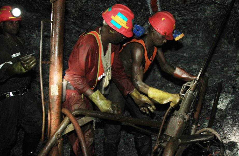 Rwandas gruvstyrelse anklagar gruvindustrin för de många dödsfallen i landet.