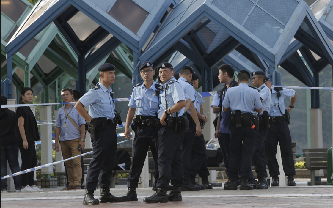 Polis i den sydkinesiska provinsen Guangdong har gripit ett tiotal fackliga aktivister.