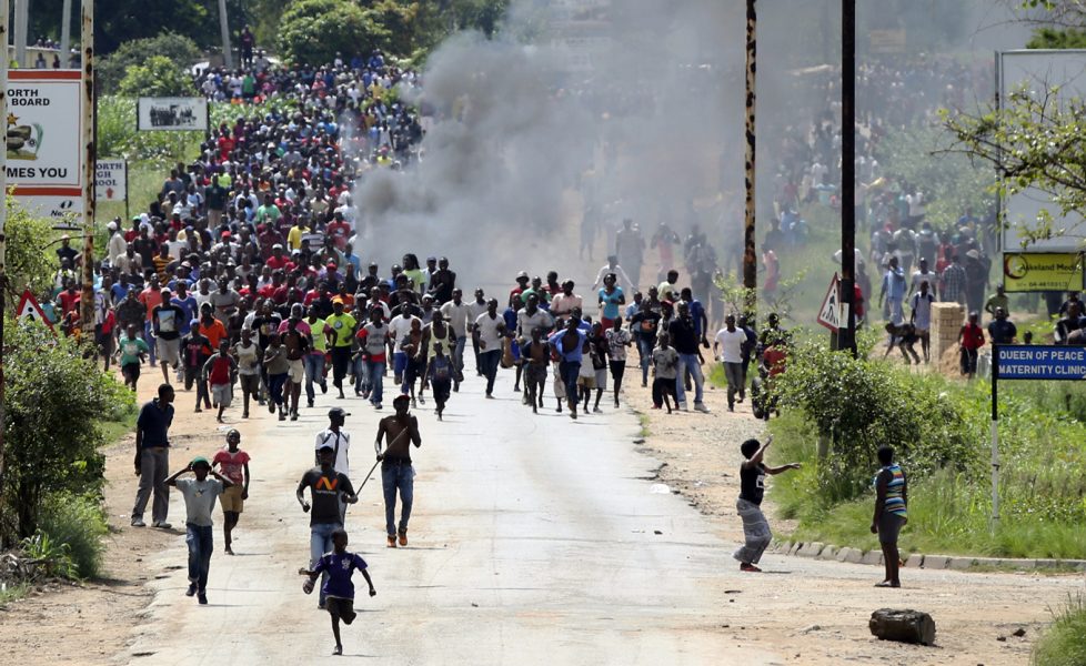 Protester i Harare.