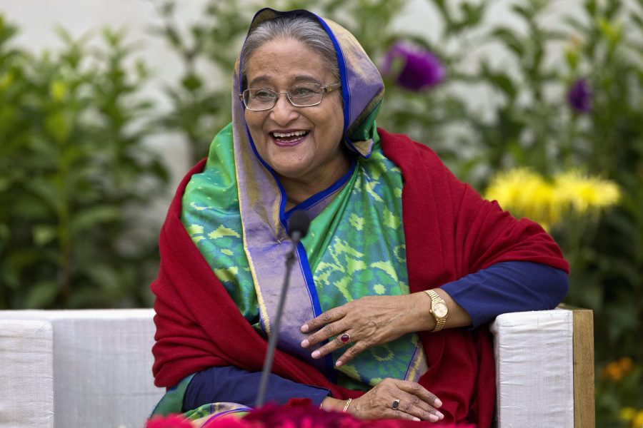 Premiärminister Sheikh Hasina anklagas av motståndare för att vara auktoritär och inskränka medborgares fri- och rättigheter, bland annat genom just fängslandet av journalister.