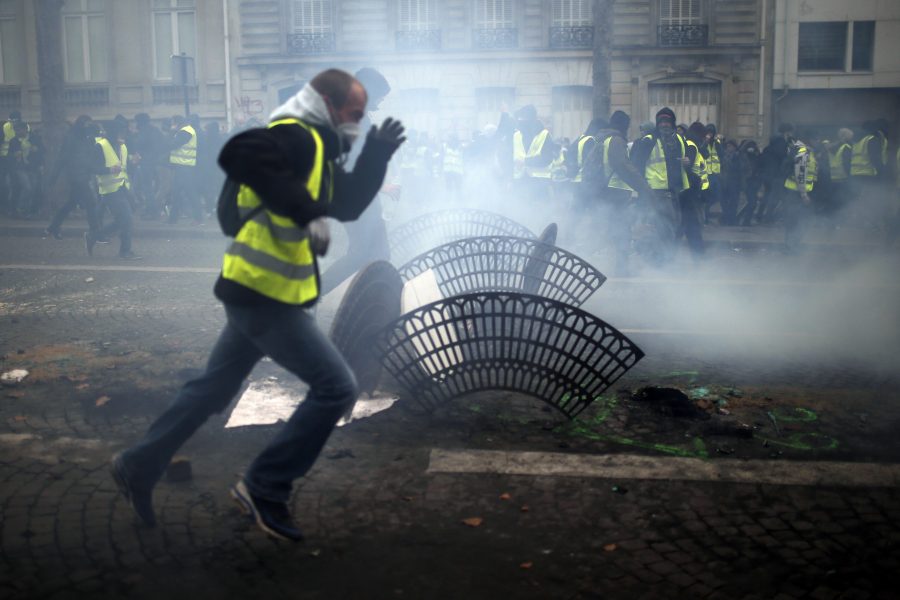 Proteströrelsen Gula västarna har skakat den franska regeringen.
