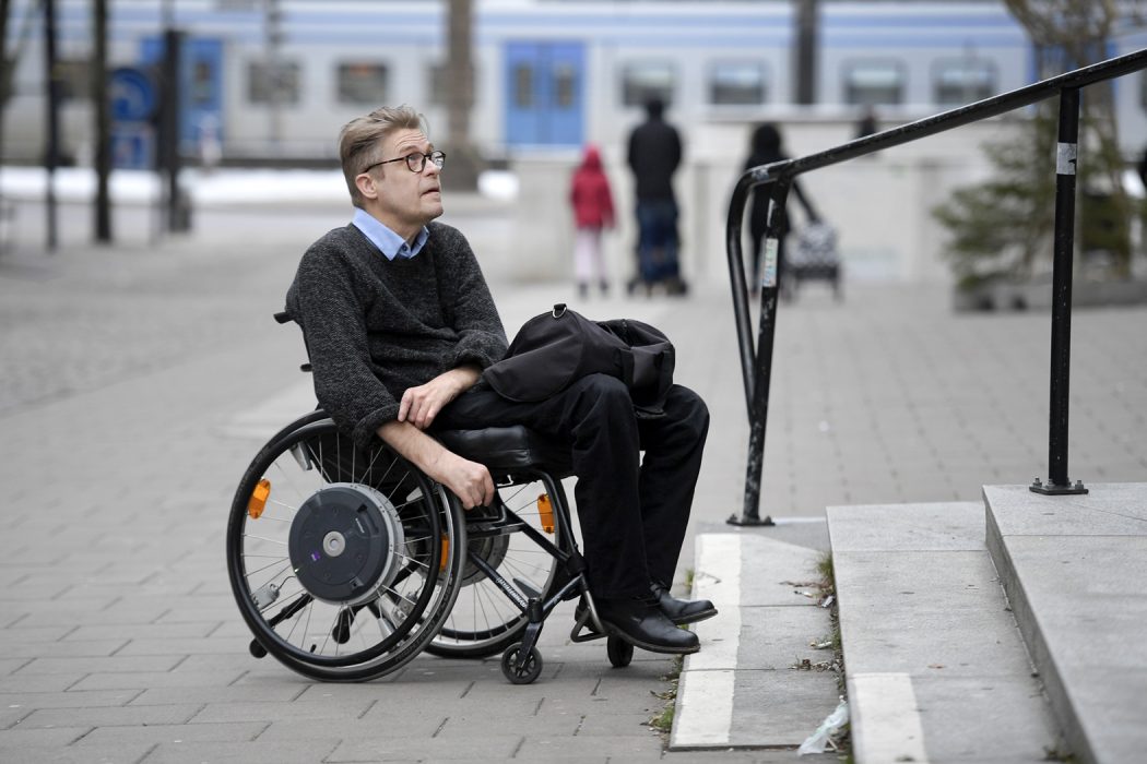 Stefan Sundquist åker inte till en affär, restaurang eller myndighet utan att först ta reda på om han ens kan ta sig in.