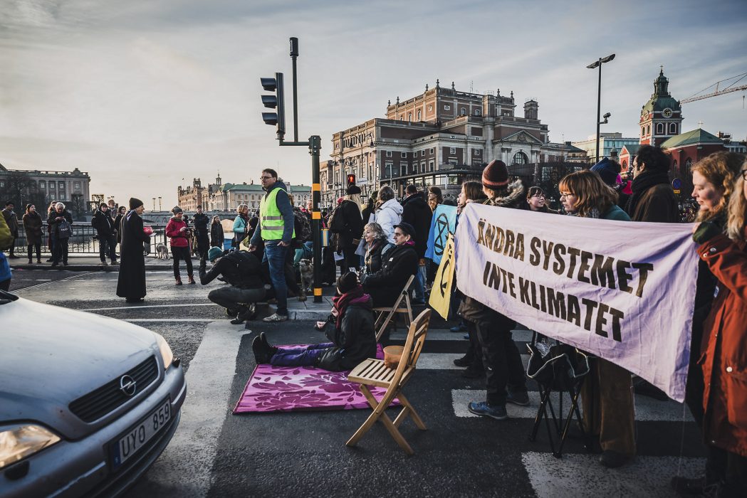 Den första Extinction rebellionaktionen i Sverige, den 17 november 2018, Stockholm.