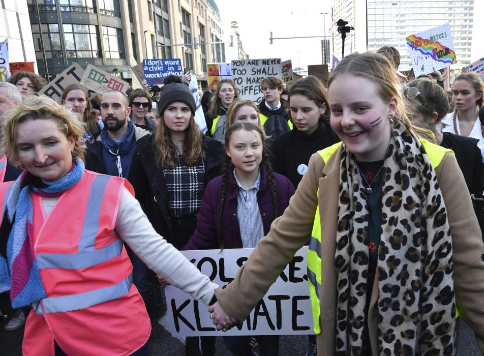 Greta Thunberg deltar i skolstrejk i Bryssel.