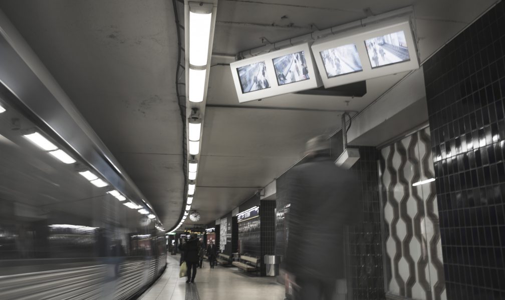 Bezav Mahmod/SvD/TT | I dag är det bara tunnelbanan i Stockholm som slipper söka tillstånd för att sätta upp övervakningskameror inom kollektivtrafiken.