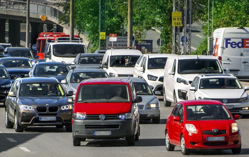 Biltrafiken väntas öka med 18 procent mellan 2014 och 2030 enligt Trafikverket.
