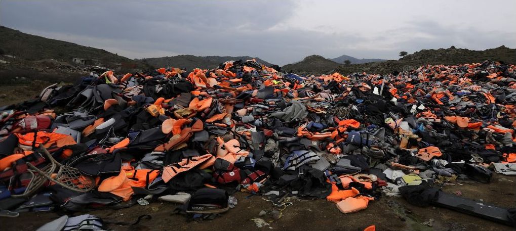 På den grekiska ön Lesbos finns en plats där flytvästar dumpas.