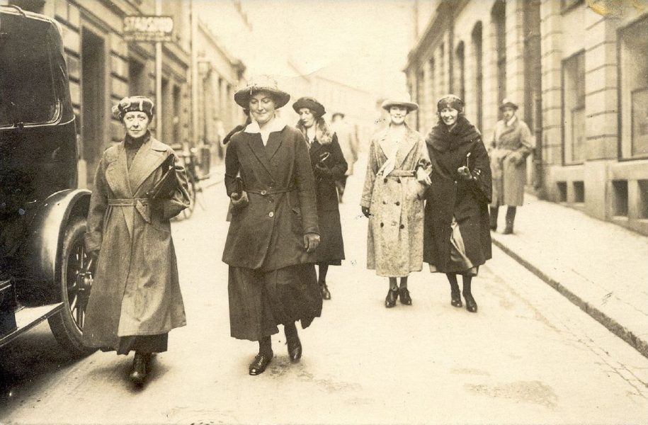 24 maj 1919 klubbades kvinnlig rösträtt igenom i Sveriges riksdag.