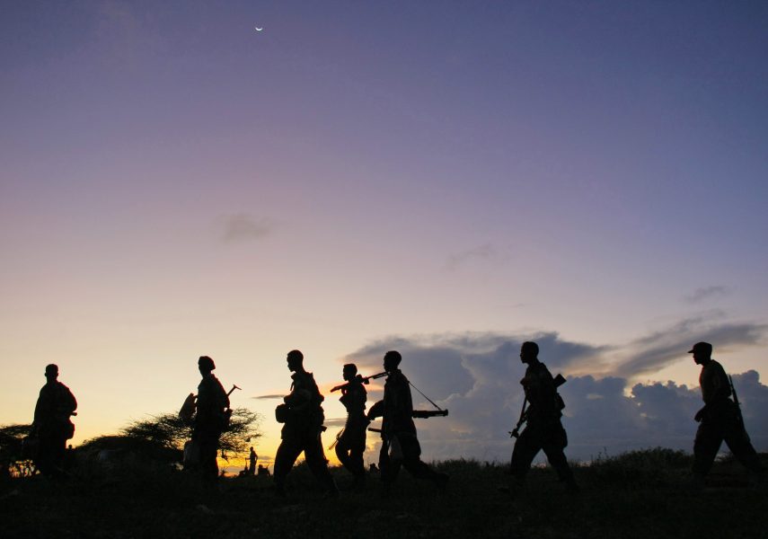 Somaliska regeringsstyrkor kämpar mot islamistiska terrorgruppen al-Shabaab sedan 1991.