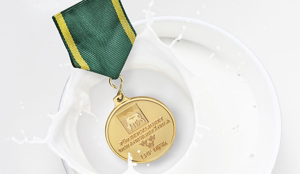 Varje år delas LRF:s guldmedaljer ut till mjölkbönder som har levererat ”prickfri” mjölk i minst 23 år.