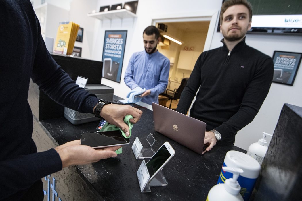Marcus Haglund på Blue city, som köper och säljer begagnad elektronik, är övertygad om att andrahandsmarknaden har framtiden för sig.