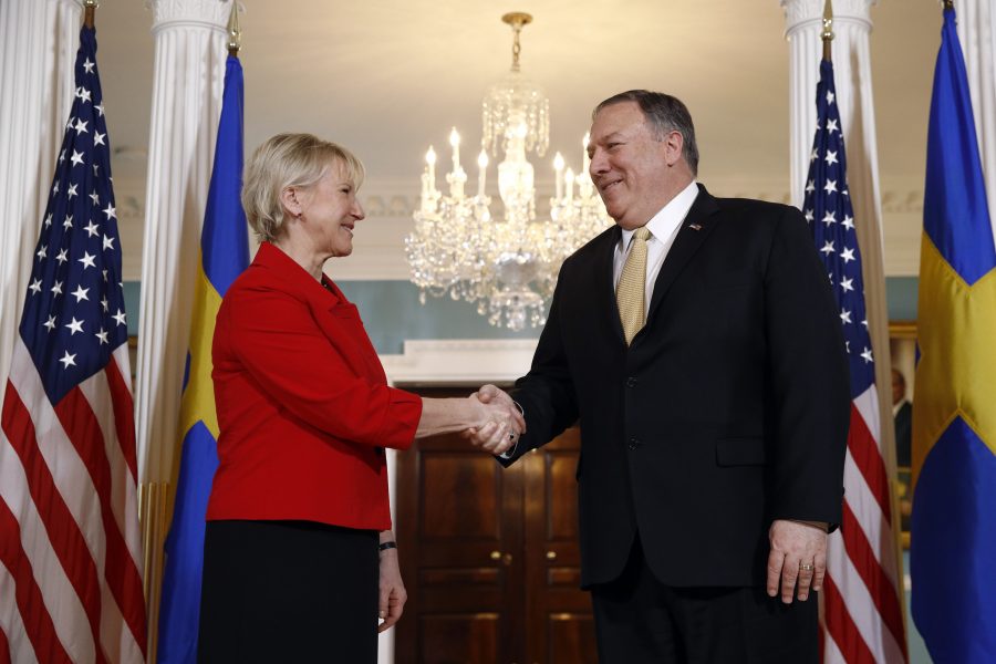 Sveriges utrikesminister Margot Wallström träffar USA:s utrikesminister Mike Pompeo i Washington.