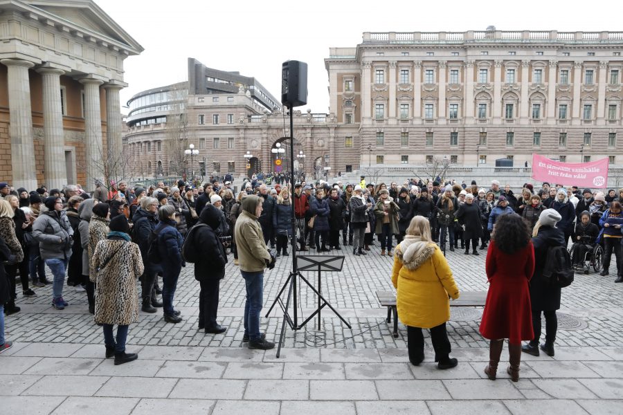 Christine Olsson/TT | Demonstration i Stockholm i december 2017 efter den friande domen i våldtäktsmålet.
