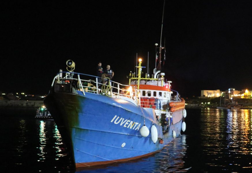 Iuventa i hamnen i Lampedusa, 2017.