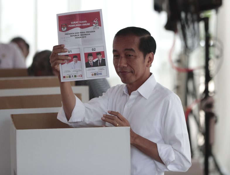 "Jag är lättad", sade Indonesiens president Joko Widodo efter att ha lagt sin röst i onsdagens val.