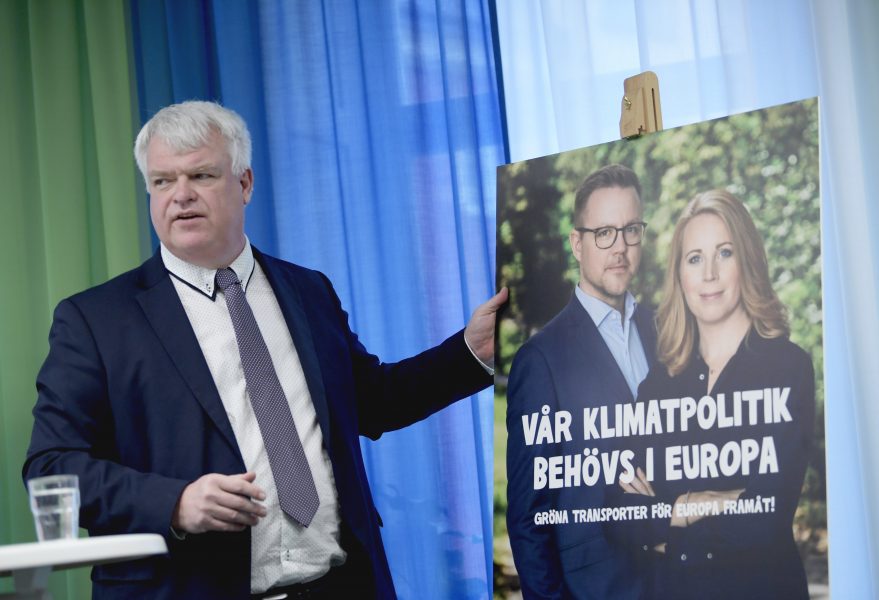 Centerpartiet partisekreterare Michael Arthursson presenterar valkampanj inför EU-valet under en pressträff i Stockholm.