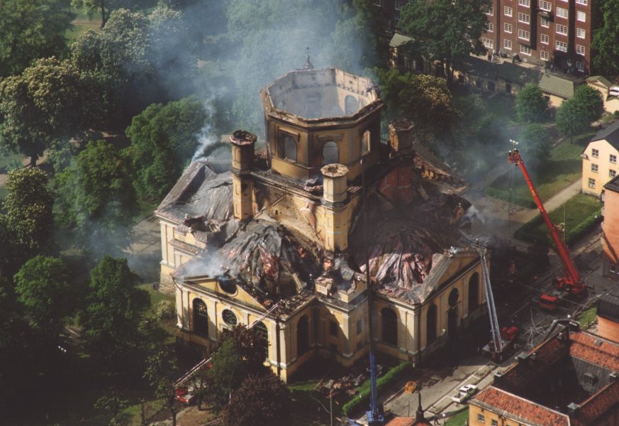Ruinerna av Katarina kyrka i Stockholmefter branden den 17 maj 1990.