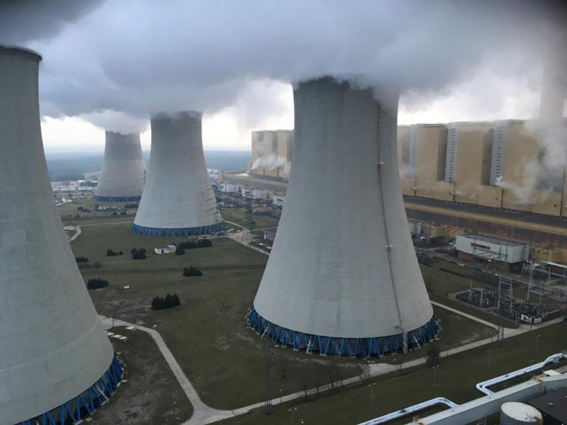 Kolkraftverk i den polska staden Belchatow där Greenpeace genomfört en protestaktion mot landets kolförbrukning.