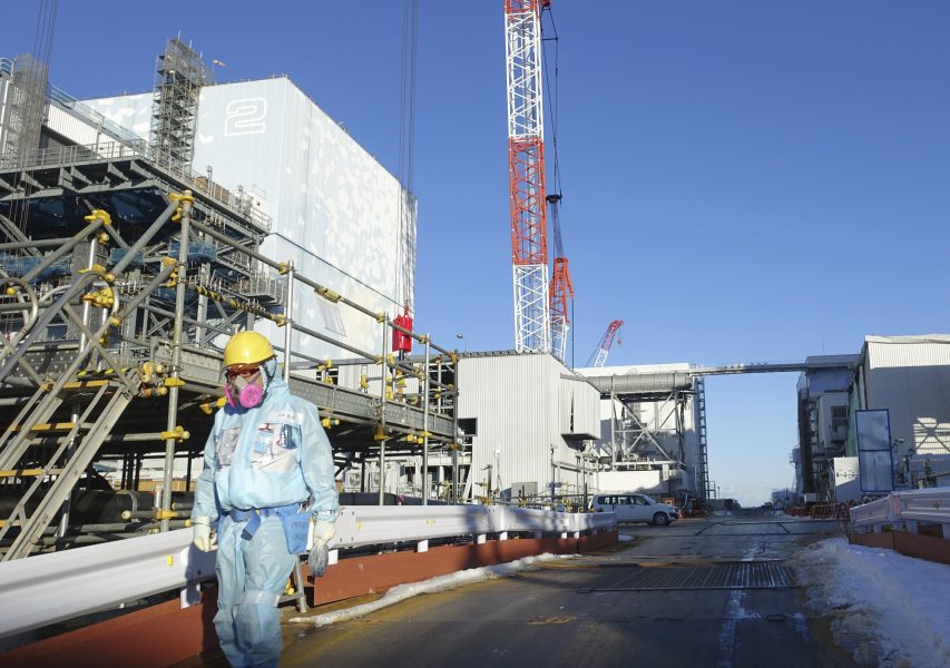 Kärnbränsle har tagits bort från en byggnad med en reaktor som drabbades av en härdsmälta 2011 i Fukushima, Japan.
