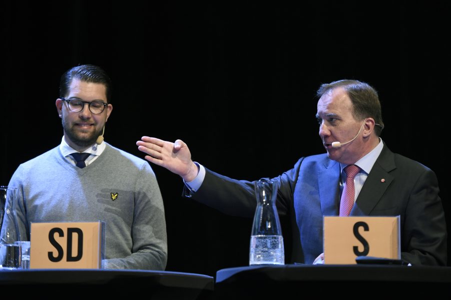 Erik Mårtensson/TT Jimmie Åkesson och Stefan Löfvens partier kan bli lika stora i EU-parlamentet.
