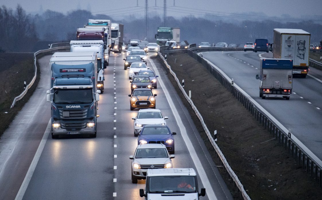 Buller från vägtrafik ger ökad risk för övervikt, visar en rapport om personer i Stockholmsområdet.