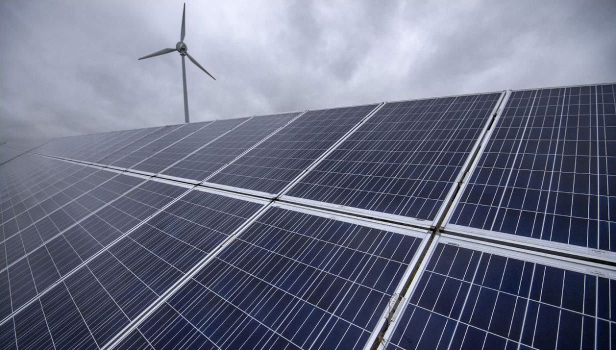 För att fler industrier ska vilja satsa på grön energi bör gränsen för energiskatten höjas, menar Christoffer Karlsson, förbundsstyrelseledamot i Luf.