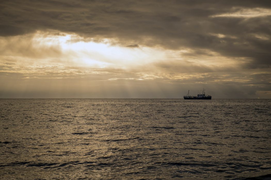 Över 160 migranter har räddats av Maltas och Italiens flottor.