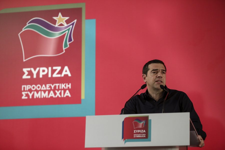 Greklands premiärminister Alexis Tsipras i ett tal under ett partimöte på måndagen.