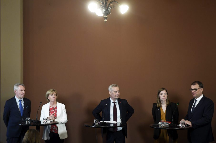 Partiledarna i Finlands regeringsförhandlingar, från vänster: Pekka Haavisto (De Gröna), Anna-Maja Henriksson (Svenska Folkpartiet), Antti Rinne (Socialdemokraterna), Li Andersson (Vänsterförbundet) och Juha Sipilä (Centern).