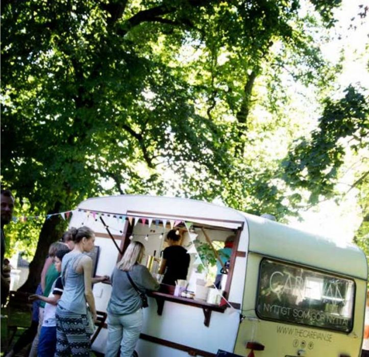 Förra kulturkalasets The Care van sålde raw food och hållbar mat.