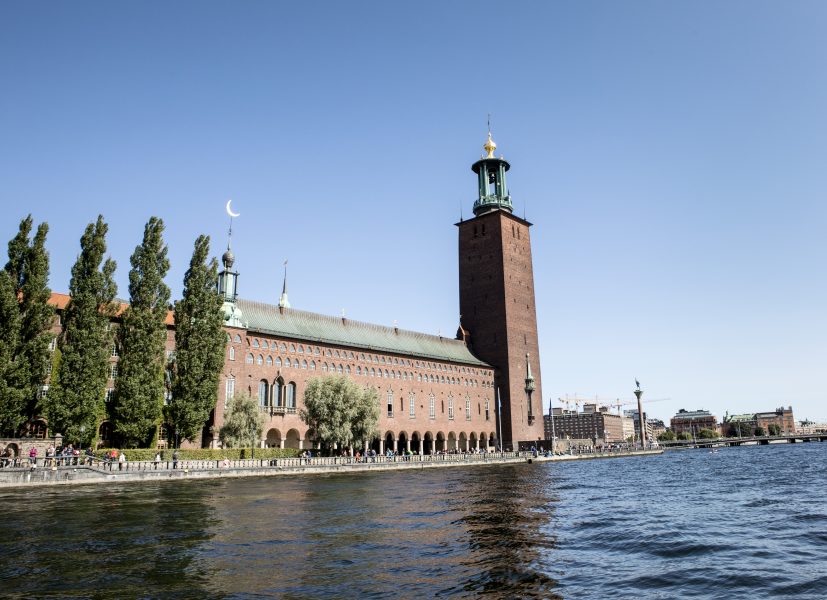 Fyra SD-ledamöter i Stockholms kommunfullmäktige har uteslutits från partiet.