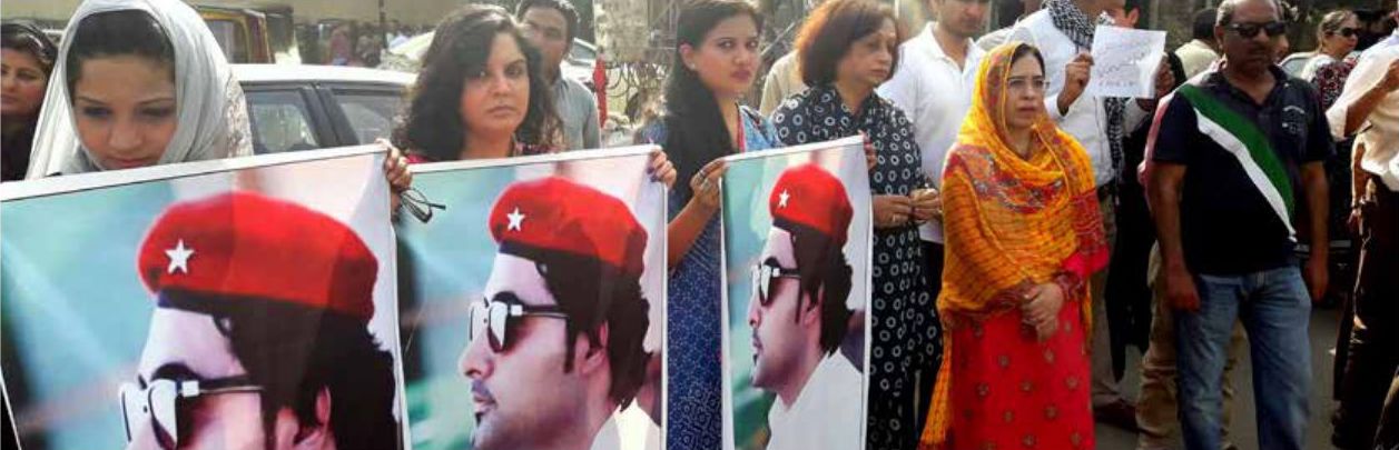 I Karachi samlades människor vid en protestaktion efter lynchningen av Mashal Khan.