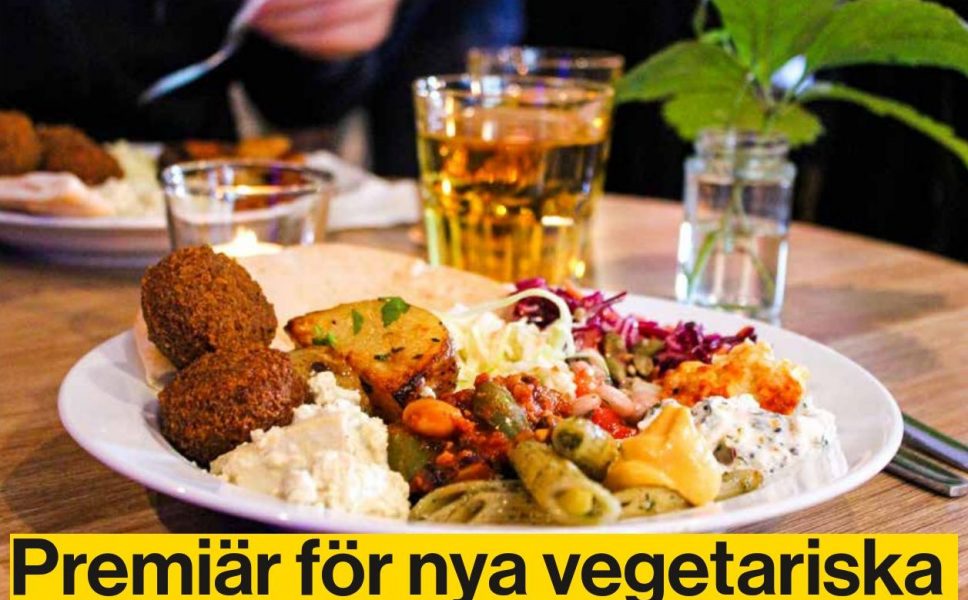 Café Hängmattans nya brunchbuffé är lakto-ovo-vegetarisk, men det ﬁnns mycket veganskt att välja på: allt från falafel och chili sin carne till overnight oats och äppelpaj.